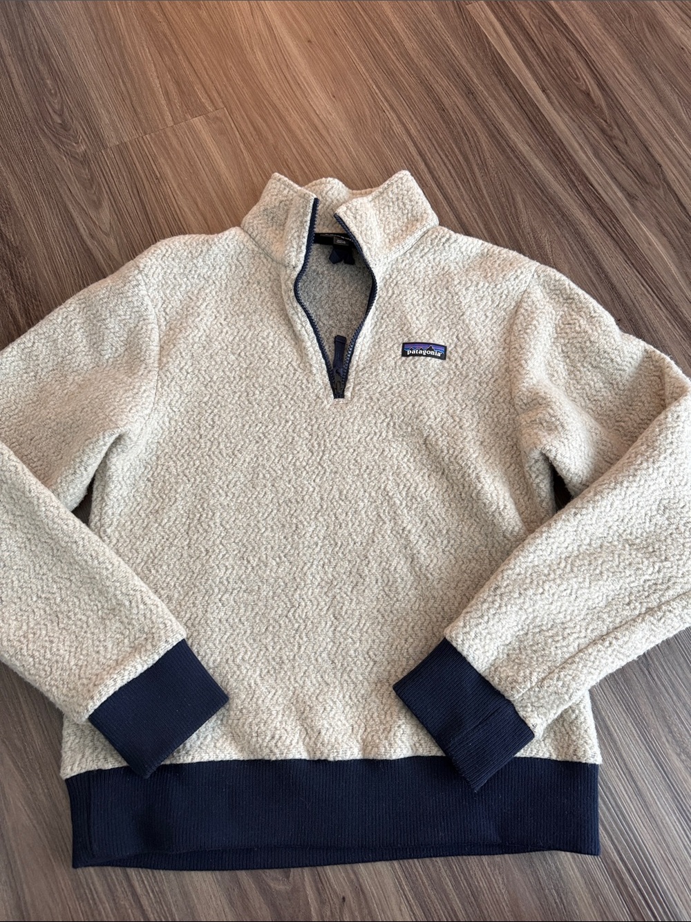 Patagonia Women's Cream Quarter-Zip Woolyester Fleece with Navy Trim Size Small